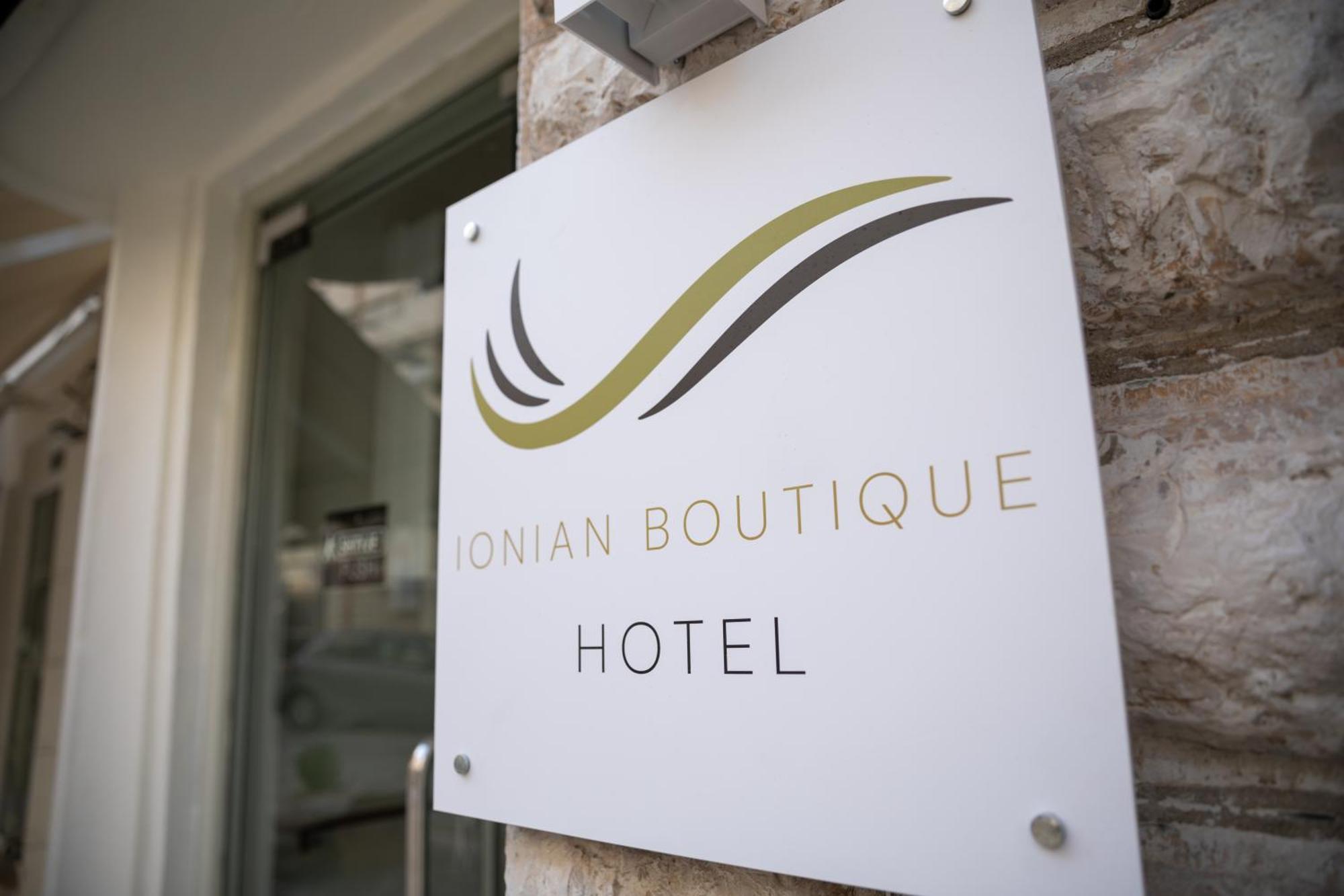 Jonian Boutique Hotel Sarandë Esterno foto