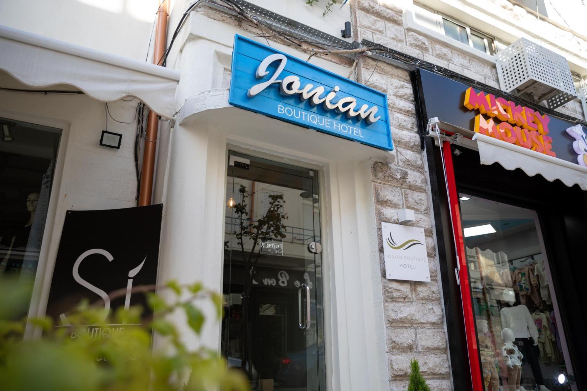 Jonian Boutique Hotel Sarandë Esterno foto