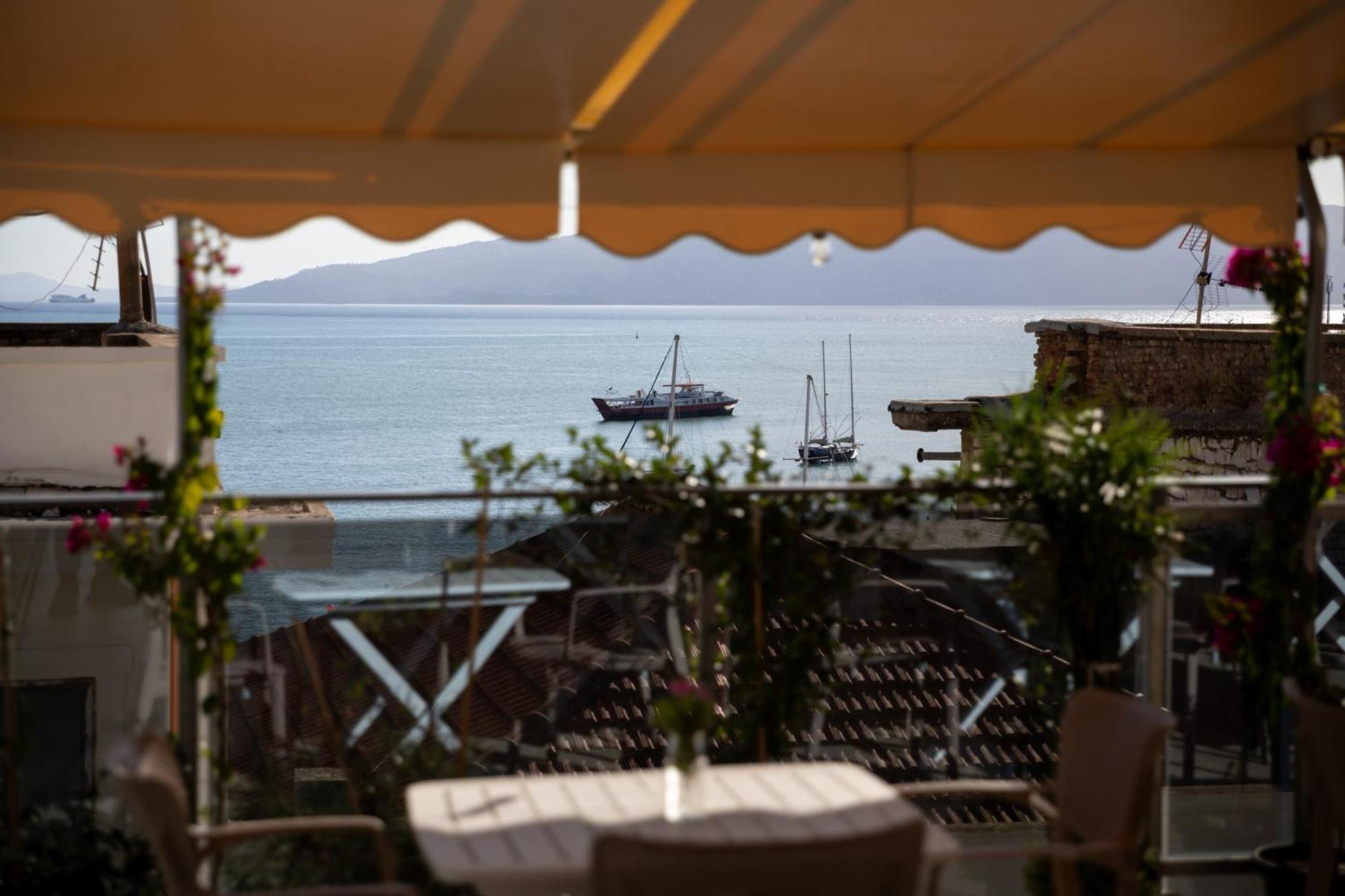 Jonian Boutique Hotel Sarandë Esterno foto