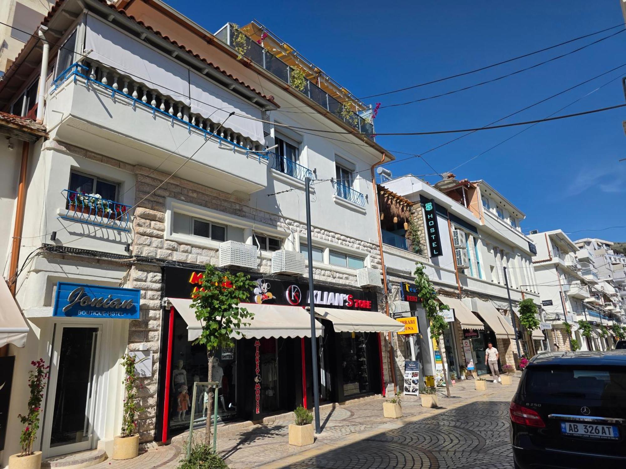 Jonian Boutique Hotel Sarandë Esterno foto