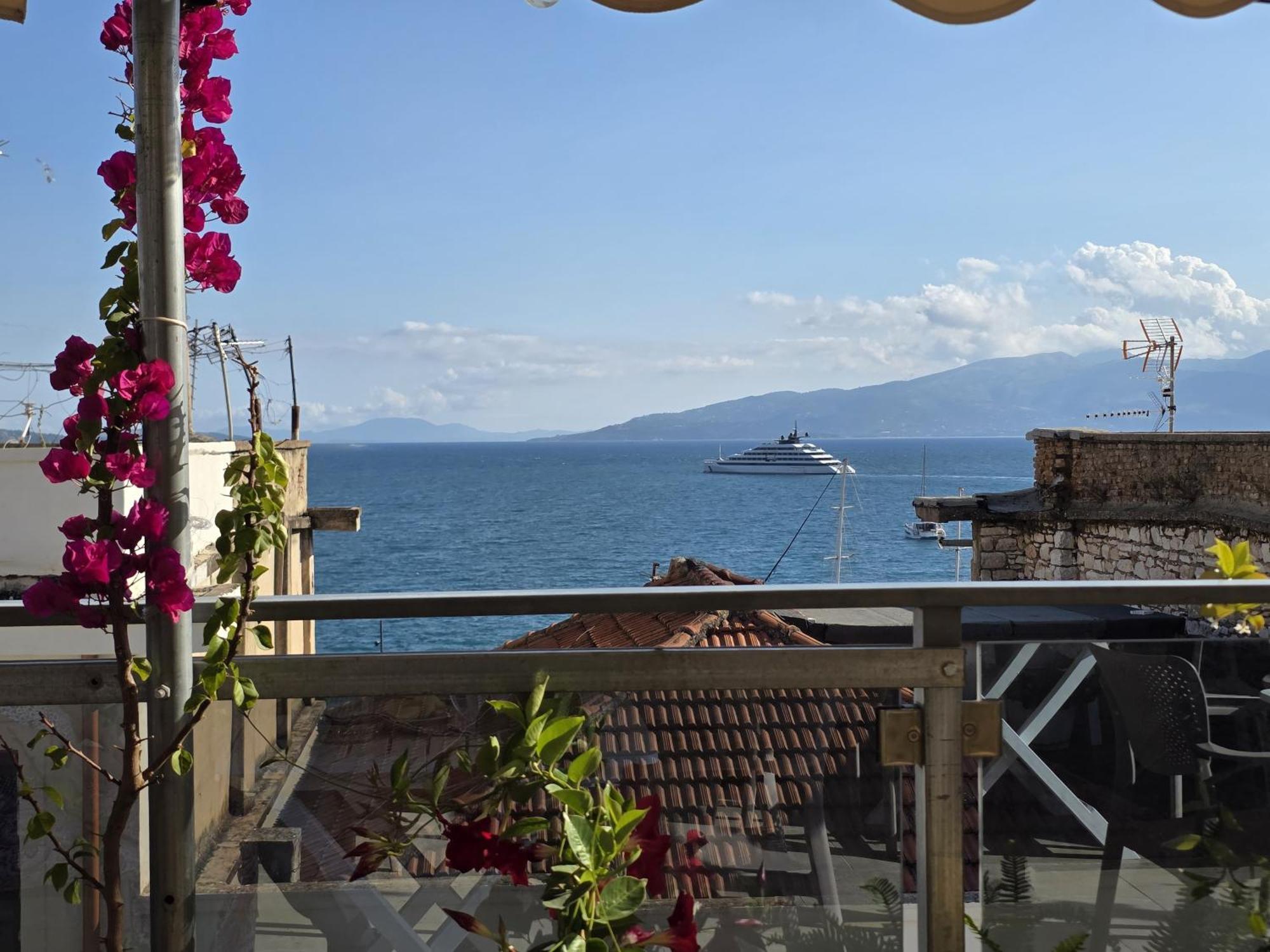 Jonian Boutique Hotel Sarandë Esterno foto