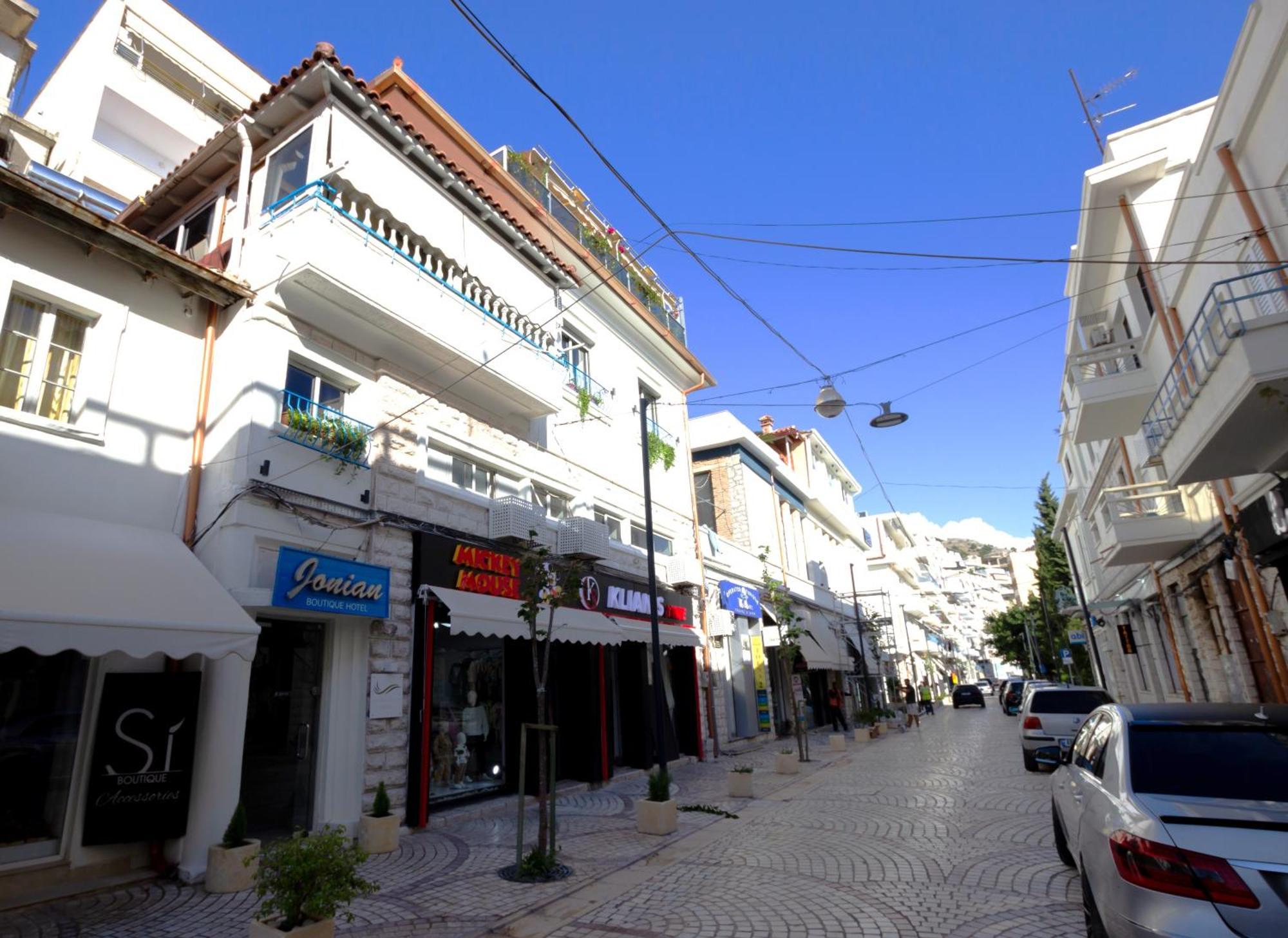 Jonian Boutique Hotel Sarandë Esterno foto